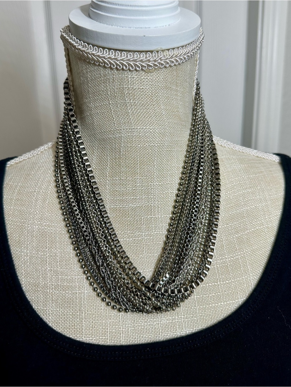 Retro Adjustable Layered Multi-Chain Statement Necklace - Silver Toned